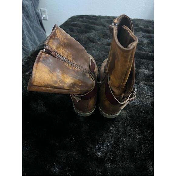 Blowfish Tan Rider Moto inspired Boots, Size 9 , Pre-Owned, good condition - Picture 3 of 4